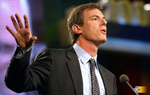 �P���M(m��n)־�ĸ�ͨCEO���_���Ÿ���